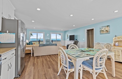 Emerald Isle Cabaña | Bogue Sound Cottage with Boat Dock
