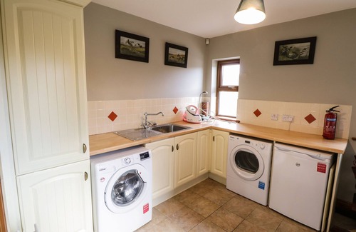 County Mayo Cabaña | BOHANS BARN, pet friendly, with open fire in Crossmolina, County Mayo