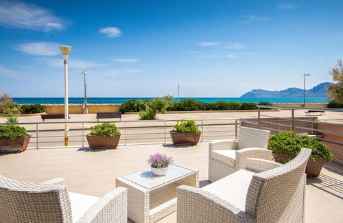 Son Serra de Marina Villa | BOHEMI - Fabulosa casa frente al mar con piscina interior. Wifi gratis.
