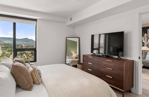 Downtown Kelowna Apartamento | Bohemia Stunning Downtown Sub Penthouse