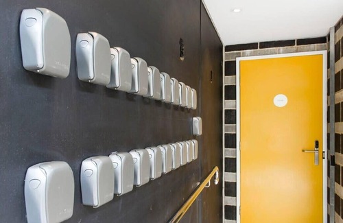 West Perth Apartamento | The Nest - Boho Bedroom Near the City with Roof Terrace