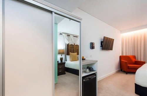 West Perth Apartamento | The Nest - Boho Bedroom Near the City with Roof Terrace