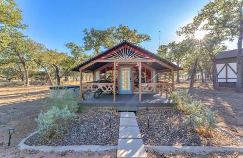 Fredericksburg Casa | Bohemian Cabin: Hot-tub, Serene Retreat, Pet-Friendly, 10-Mins to Downtown!