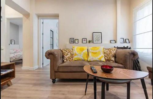 Barrio de La Latina Apartamento | Bohemian Charm in the Latina.