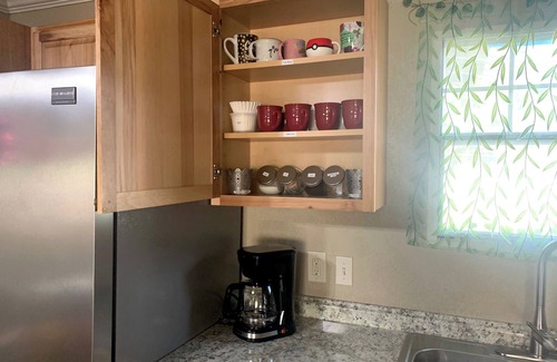 Magnolia Casa | Bohemian Cottage 8 guests, 5 beds, King Queen, Fast WiFi, RV Parking, Long Stay!