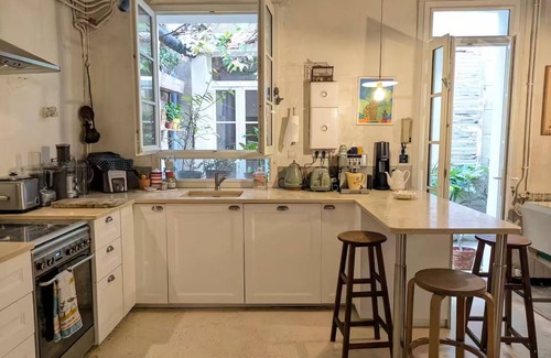Le Camas Casa | Bohemian house downtown, studio, parking