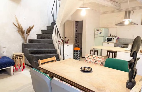 Le Camas Casa | Bohemian house downtown, studio, parking