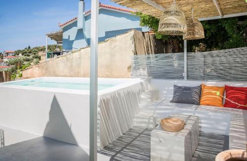 Faraklata Villa | Bohemian Nest - Cheerful 2-Bedroom Villa with pool