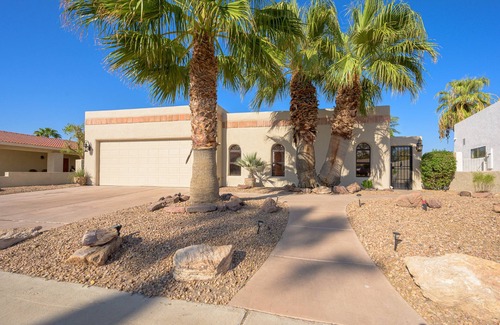 Bullhead City Casa | Bohemian Retreat: Private Pool/Private Boat Launch