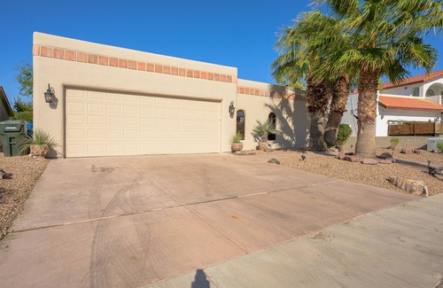 Bullhead City Casa | Bohemian Retreat: Private Pool/Private Boat Launch