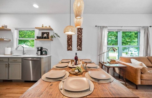 Traverse City Casa | Bohemian Retreat 4BR Home Downtown Beach Wineries