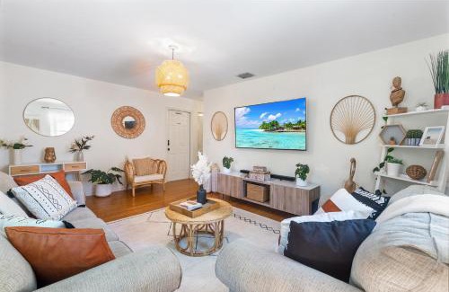 Southwest Casa | Boho 3br Retreat Heated Pool & Private Suite