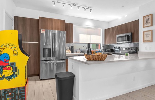 Flagler Village Casa | Boho Beach Haven in Downtown FTL 9 minutes to the beach!