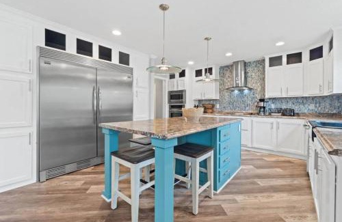 Ocean Isle Beach Casa | Boho Beach Home with Huge Kitchen