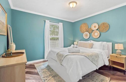 Ocean Isle Beach Casa | Boho Beach Home with Huge Kitchen