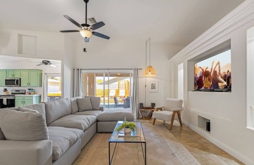 Desert Hot Springs Casa | Boho Bungalow: Pool, Hot Tub & Games