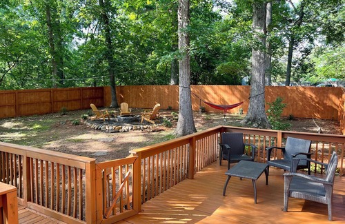 Fort Mill Casa | Boho Bungalow - 4 King Beds - Heart of Fort Mill
