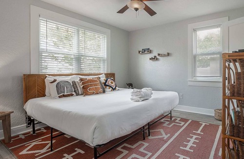 Riverside Heights Casa | "Boho Bungalow" - Vecindario tranquilo