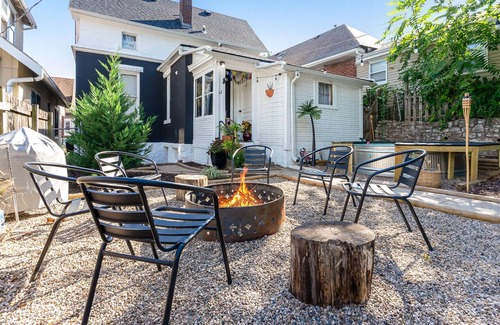 Northeast Kansas City Casa | Boho Bungalow KC - Historic Northeast