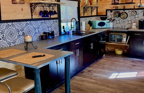 Flintstone Casa | Boho Bungalow | Pet Friendly