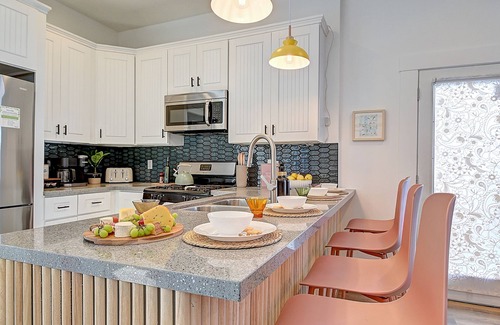 Logan Heights Casa | New Downtown Retreat: Hot tub, Fire pit, BBQ, Near Zoo & Convention Center