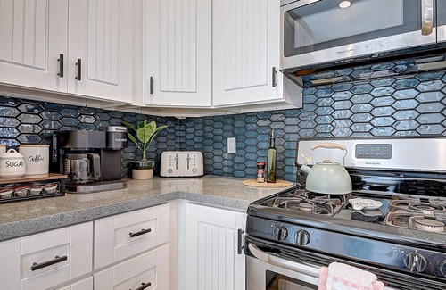 Logan Heights Casa | New Downtown Retreat: Hot tub, Fire pit, BBQ, Near Zoo & Convention Center