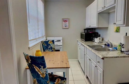 Historic Downtown Melbourne Apartamento | Gorgeous Pad Steps to Bars & Shops ★ 1BR