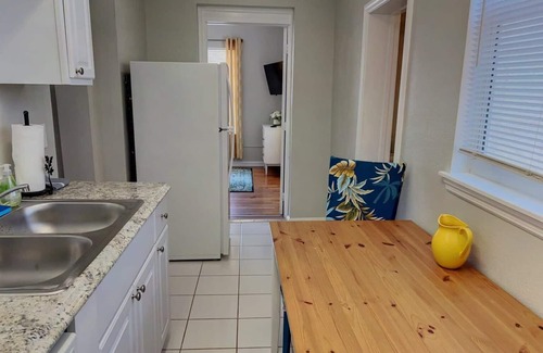 Historic Downtown Melbourne Apartamento | Gorgeous Pad Steps to Bars & Shops ★ 1BR