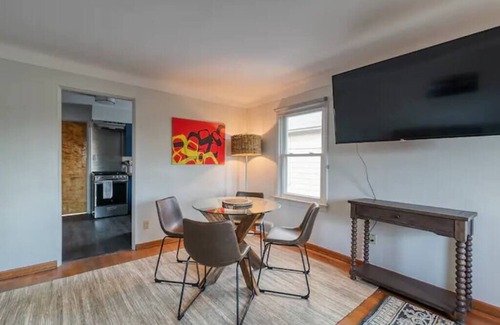 Burns Park Apartamento | Boho Chic 2 Bedroom Close to Stadium & UM