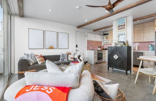 Twin Palms Apartamento | Boho chic condo at the mid-century Ocotillo Lodge
