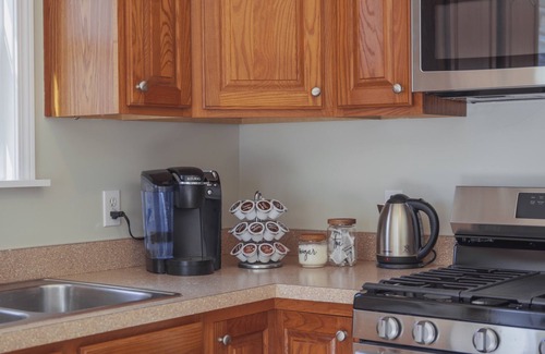 Erie Casa | Boho Chic Home- 3BR, spacious, center of Erie!