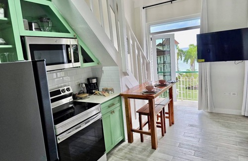 St.Bran's Burg Apartamento | Boho-Chic Loft with Sea Views in Montego Bay