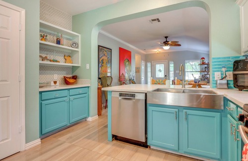 Kyle Casa | Boho-Chic Retreat w/ Yard, 22 Mi to Dtwn Austin!