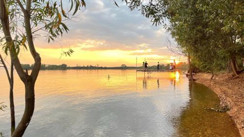 Vinh Cuu Otro | BOHO Glamping - CẮM TRẠI HỒ TRỊ AN