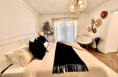 Bayshore Gardens Casa | Boho House with heated Pool and Spa