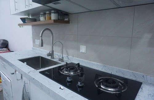 Cheras Apartamento | Boho retreat 1-min walk to MRT Station - Female only
