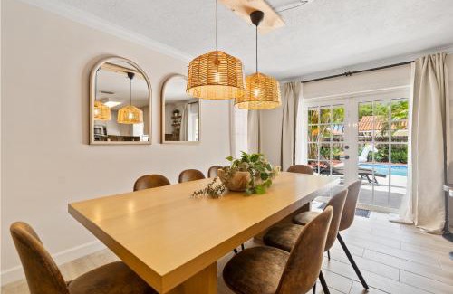 University Park Casa | Boho Style 5 BR 2,5 BT Heated Pool Fit 14