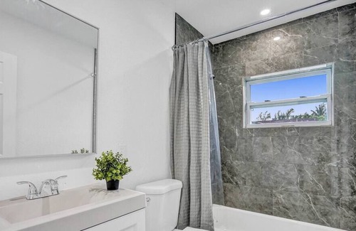 North Miami Villa | The Miami Oasis (Boho)