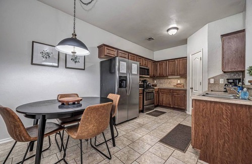 Oklahoma City Apartamento | Boho vibe 3BR/2BA Near Tinker AFB & OKC!