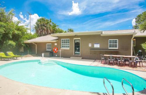 Virginia Park Casa | Boho Vibes- private pool- 10 min to Raymond James