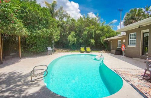 Virginia Park Casa | Boho Vibes- private pool- 10 min to Raymond James