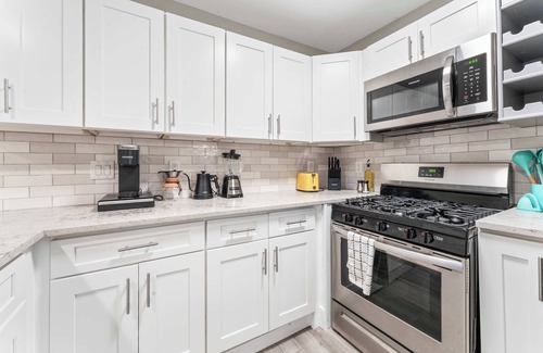 Highland Apartamento | Boho West Downtown 1BR suite w/ washer&dryer