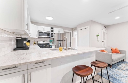 Highland Apartamento | Boho West Downtown 1BR suite w/ washer&dryer