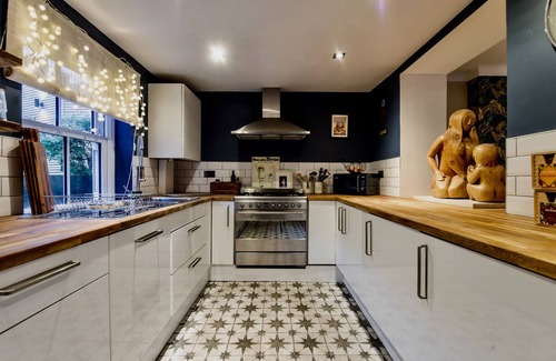 Glasgow Westend Casa | Boho West End Townhouse 6 Bed 6 Bath Sleeps 10