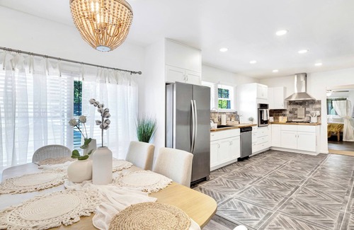 Norwood Casa | #BohoSleek: King Bed w/ Spa Shower & Park Views- Near Downtown & Top Golf & BJCC