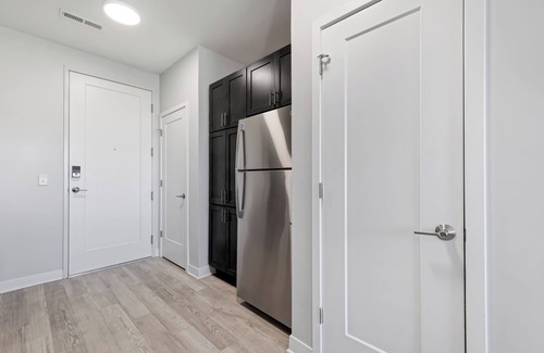 St. Peters Apartamento | Bold 1317 I Studio I Free Parking I Pool I Gym