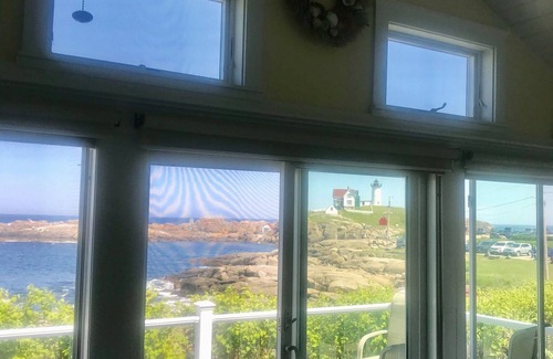 York Beach Cabaña | Atrevida cabaña frente al mar en la casa de luz Nubble