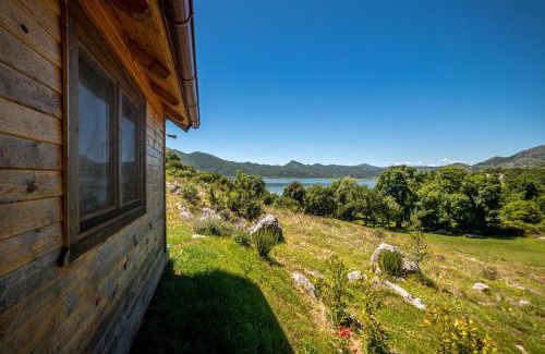 Karuc Casa | Boljesestre Lake retreat
