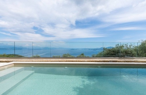 Spartylas Villa | Villa Lunaria - Respirando desde una villa de lujo en Spartilas, Corfú