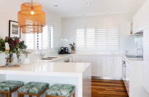 Ulladulla Casa | Bommie Coastal Headland - Stunning spacious home with the beach at your doorstep